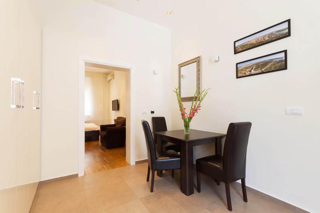 City Break Apartments Chic And Luxury Belgrado Esterno foto
